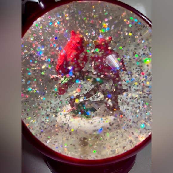 Holiday Time Red Cardinal Glitter Snow Globe ❄️ 🤶 - Picture 6 of 7
